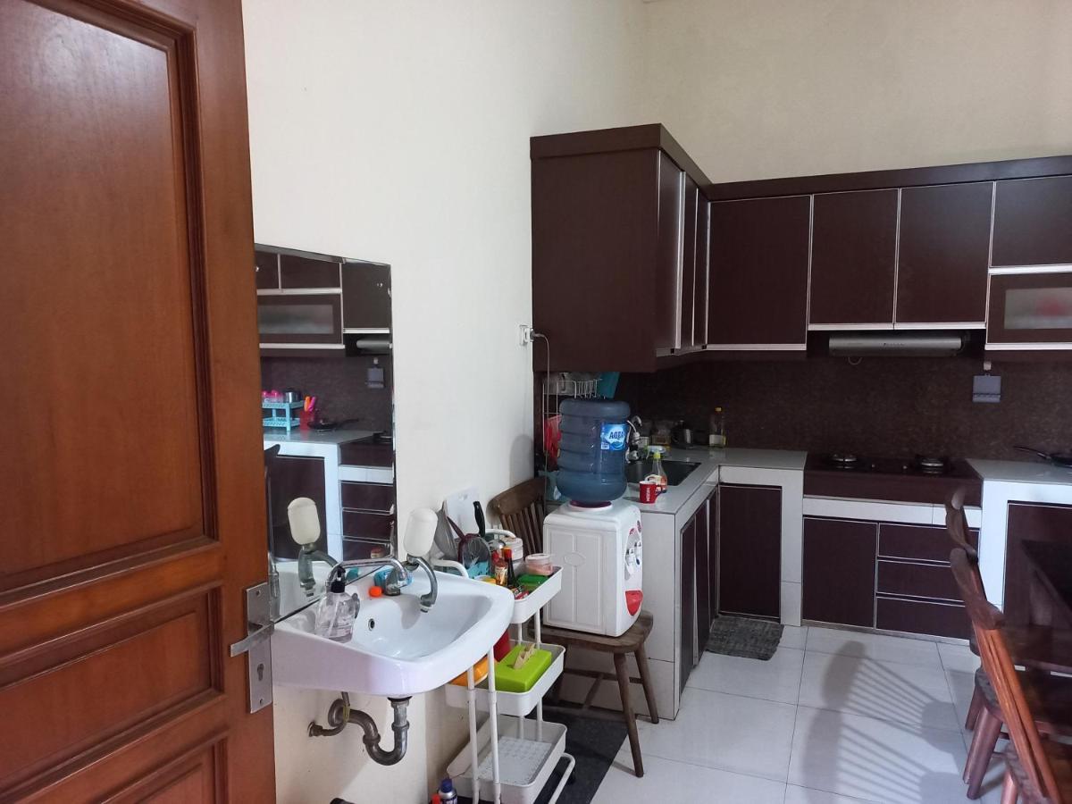 Riki Guesthouse Syari'Ah Jepara Extérieur photo