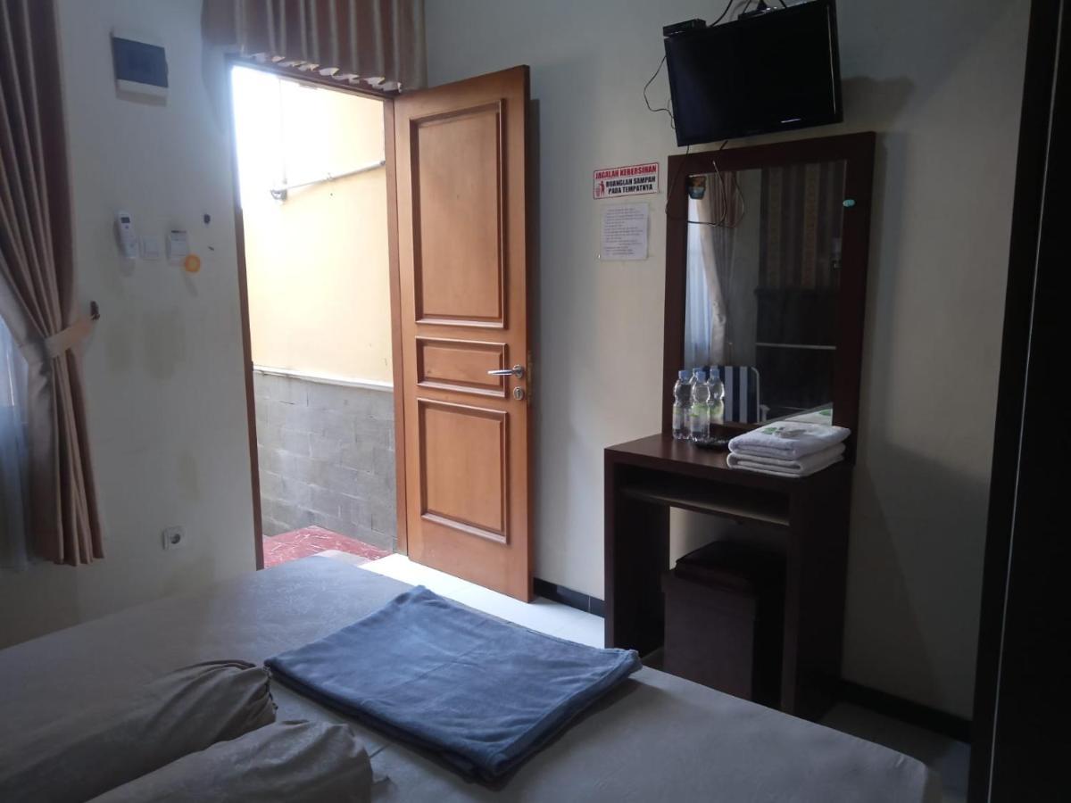 Riki Guesthouse Syari'Ah Jepara Extérieur photo